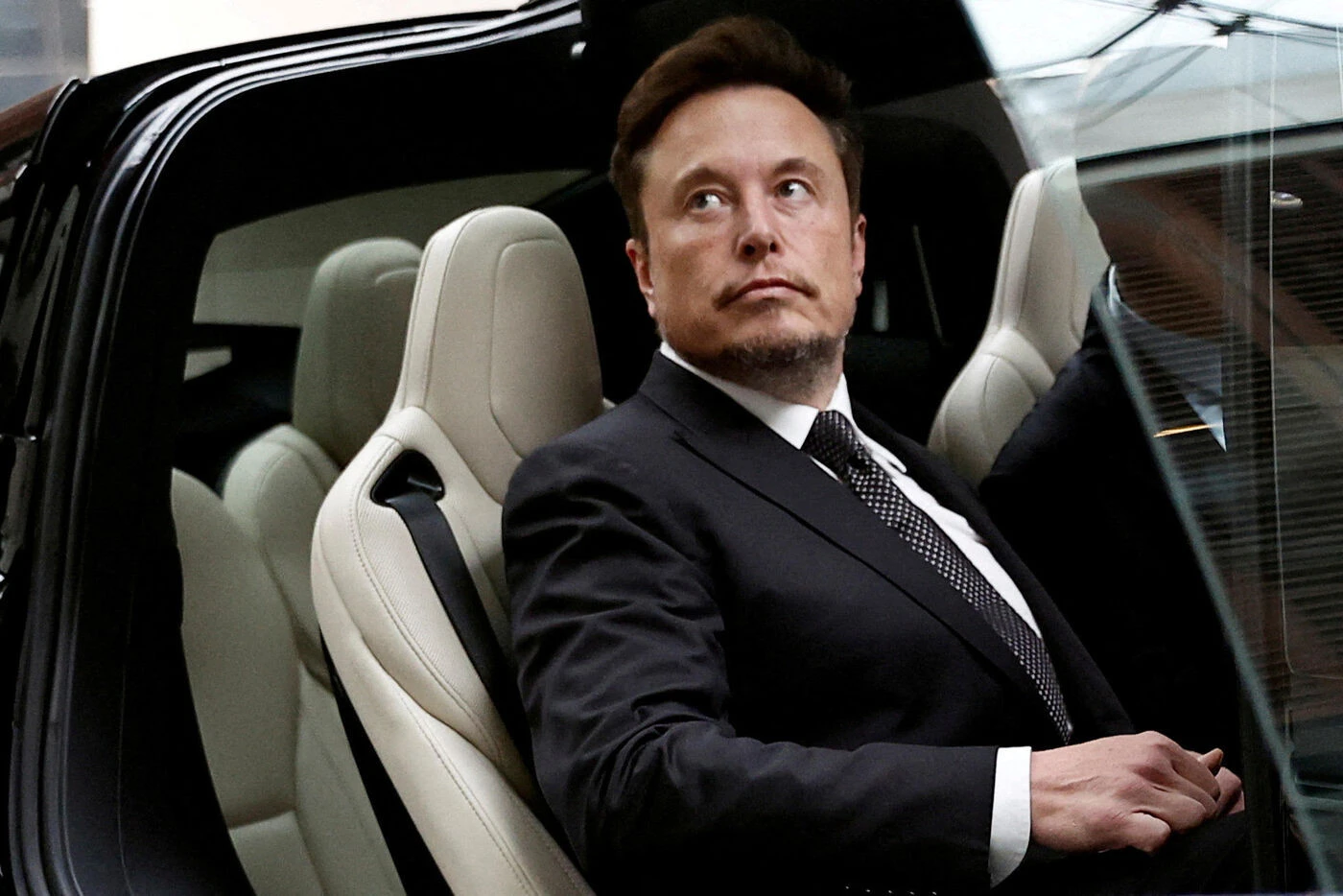 Rien ne va plus pour Tesla et Elon Musk, les ventes de voitures reculent et le titre chute encore en Bourse