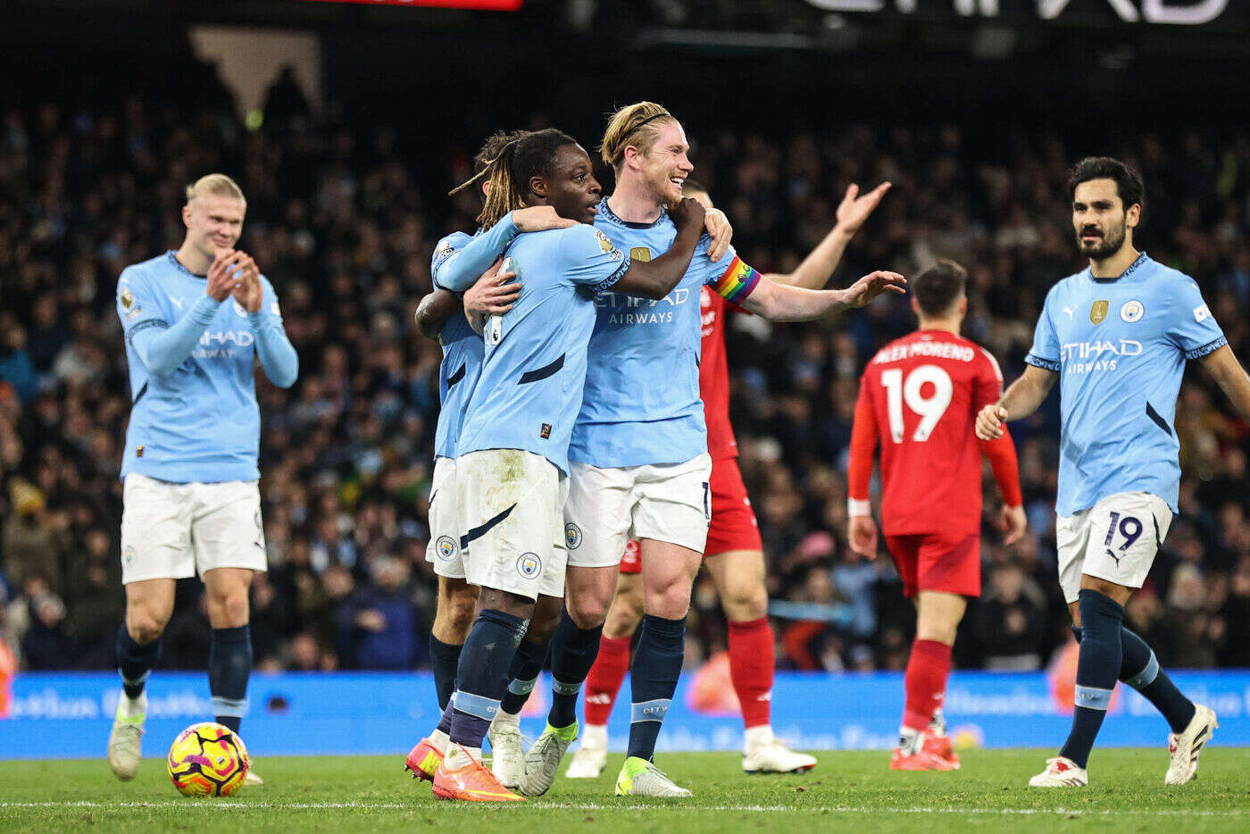 Premier League : Manchester City met fin à sa série noire, Liverpool freiné dans un match fou