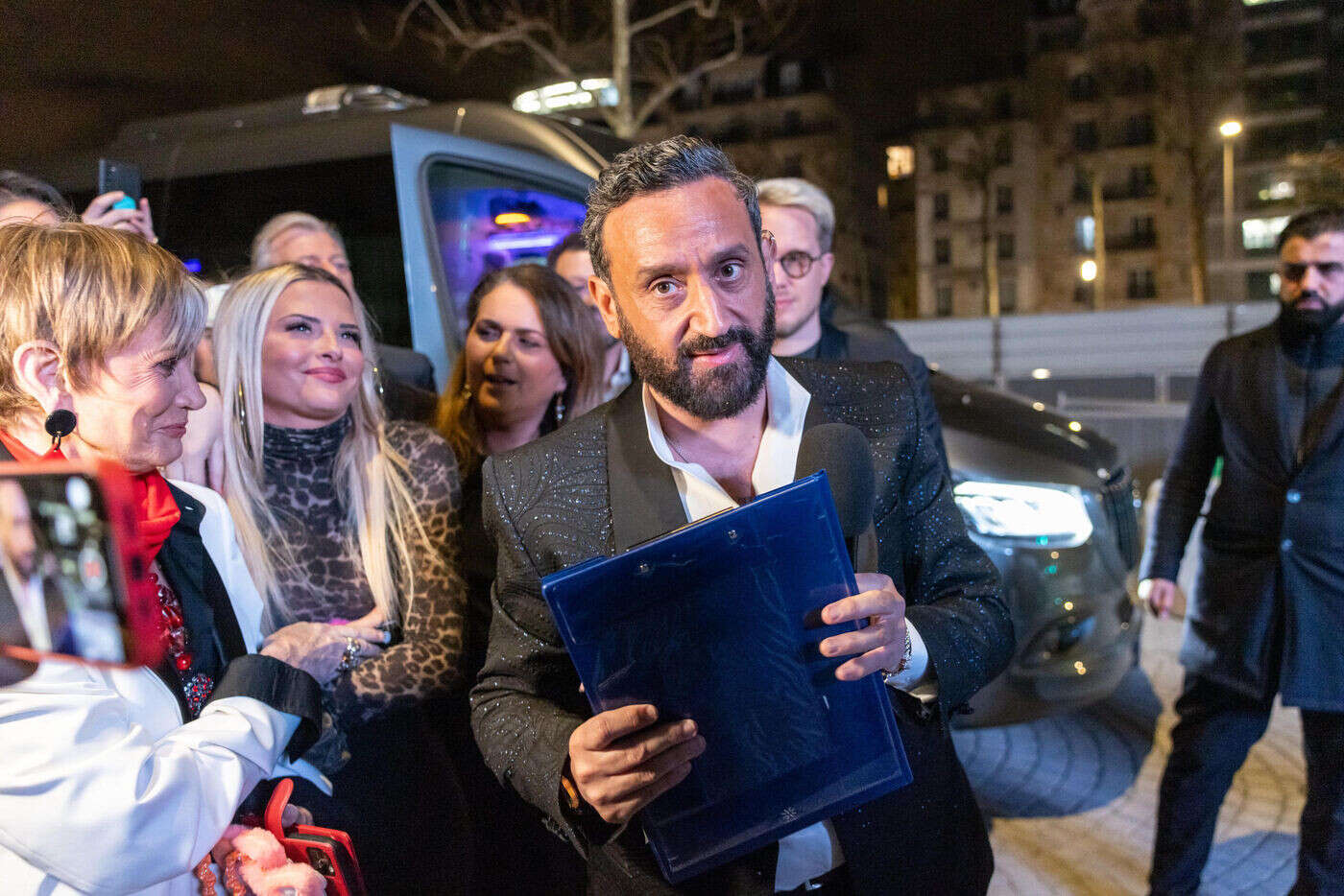 « Vous croyez que c’est qui alors, c’est ma mère ? » : après l’arrêt de C8, Cyril Hanouna pointe du doigt Emmanuel Macron