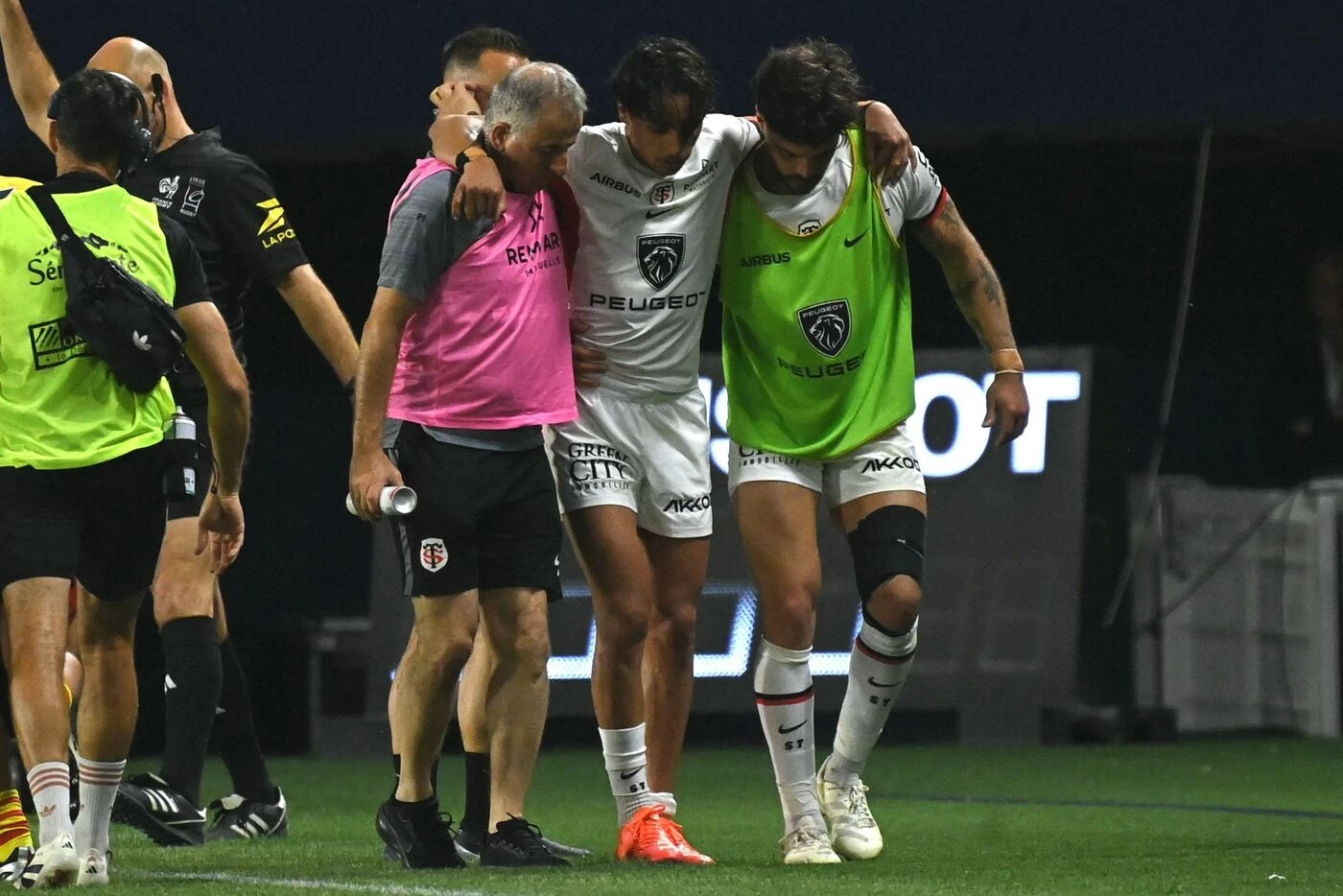 Top 14 : fin de saison pour le Toulousain Capuozzo, victime d’une fracture du péroné de la jambe gauche