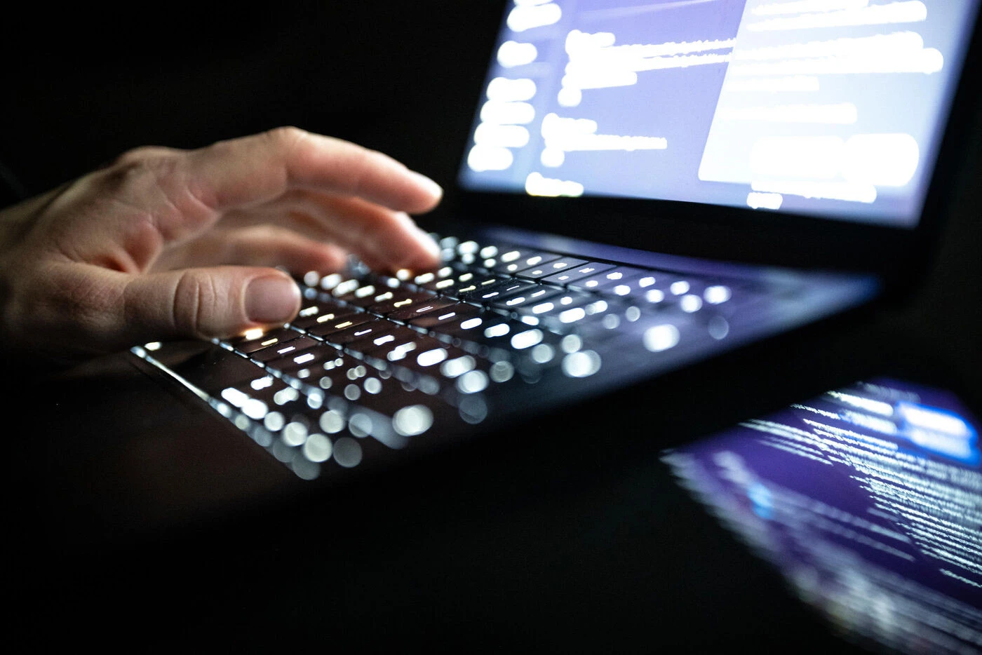 « On abaisse le niveau technique requis » : comment l’IA facilite considérablement la tâche des hackers