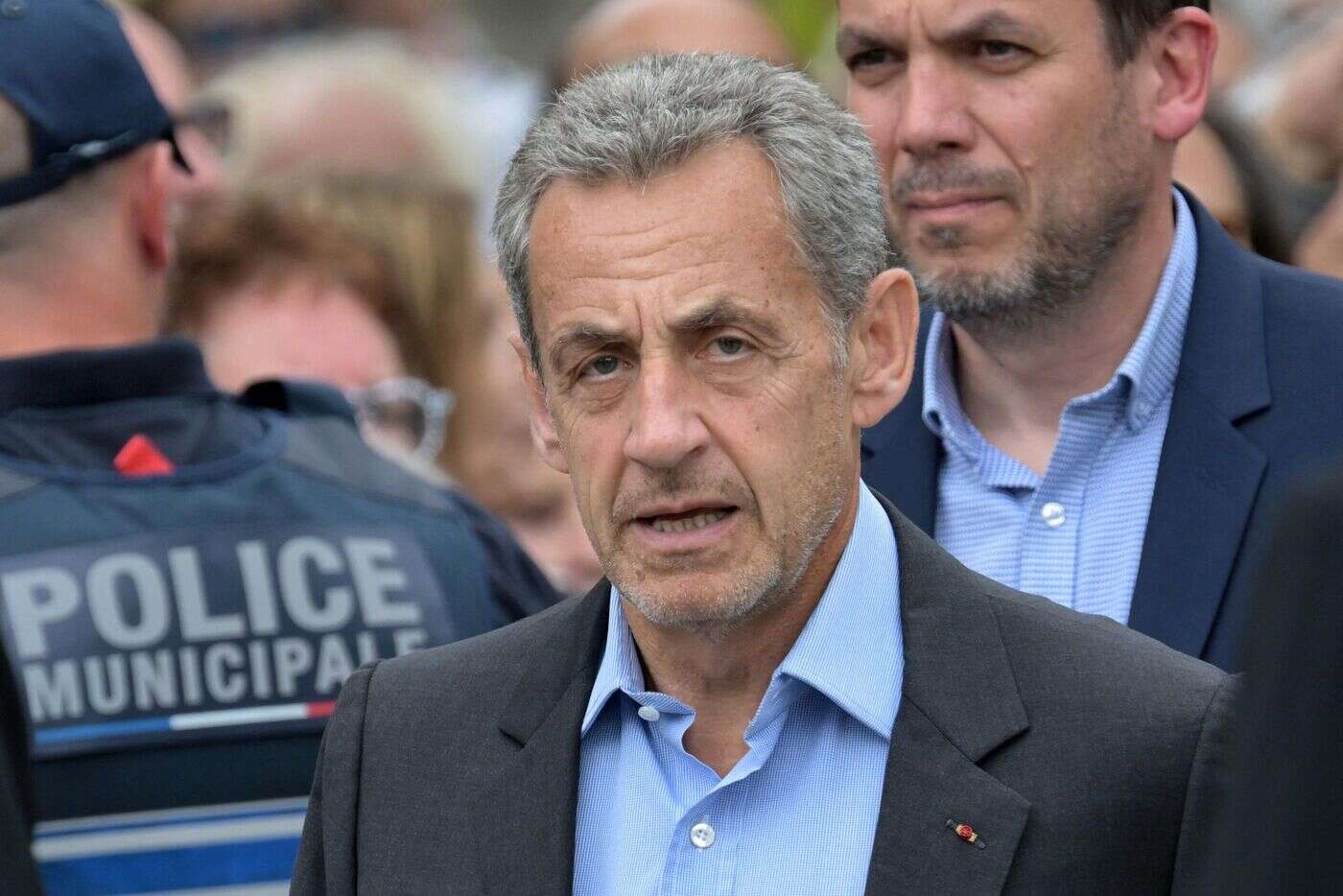 Après sa condamnation, Nicolas Sarkozy annonce « mettre entre parenthèses » ses activités d’ancien président