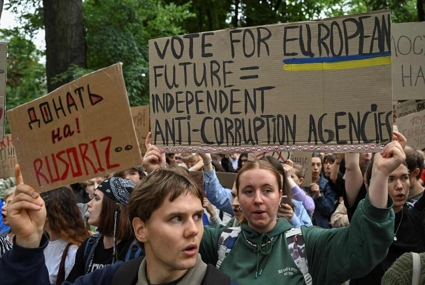 Ukraine : le Parlement approuve le rétablissement de l’indépendance d’instances anticorruption