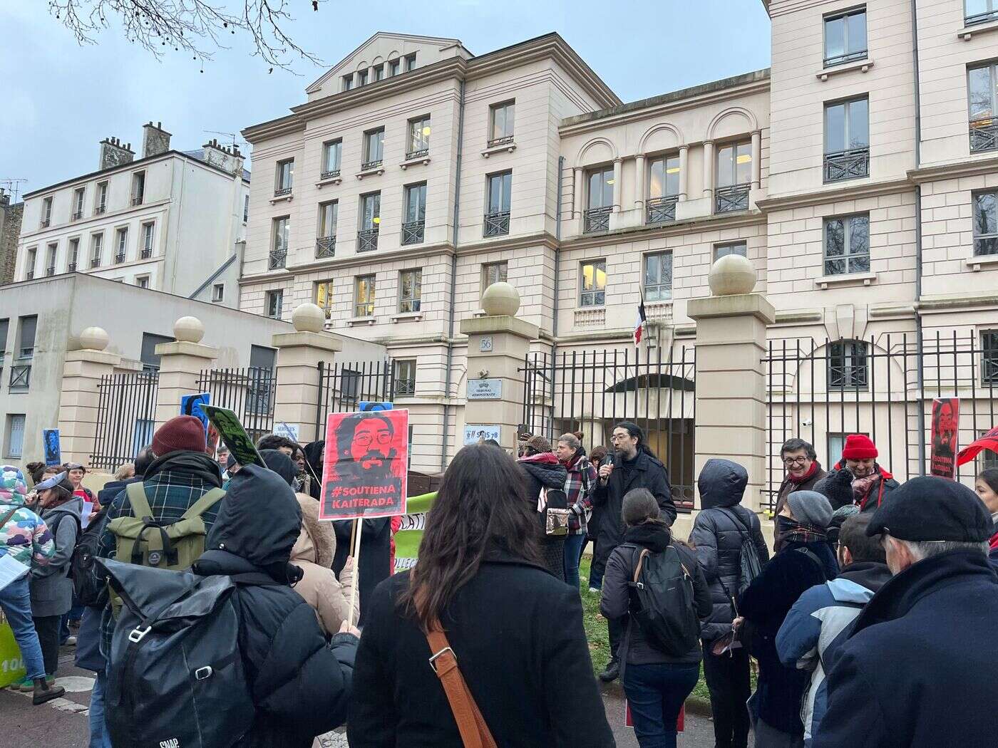 « Ma victoire devient définitive » : le prof de maths muté de force désormais certain de revenir à Nanterre