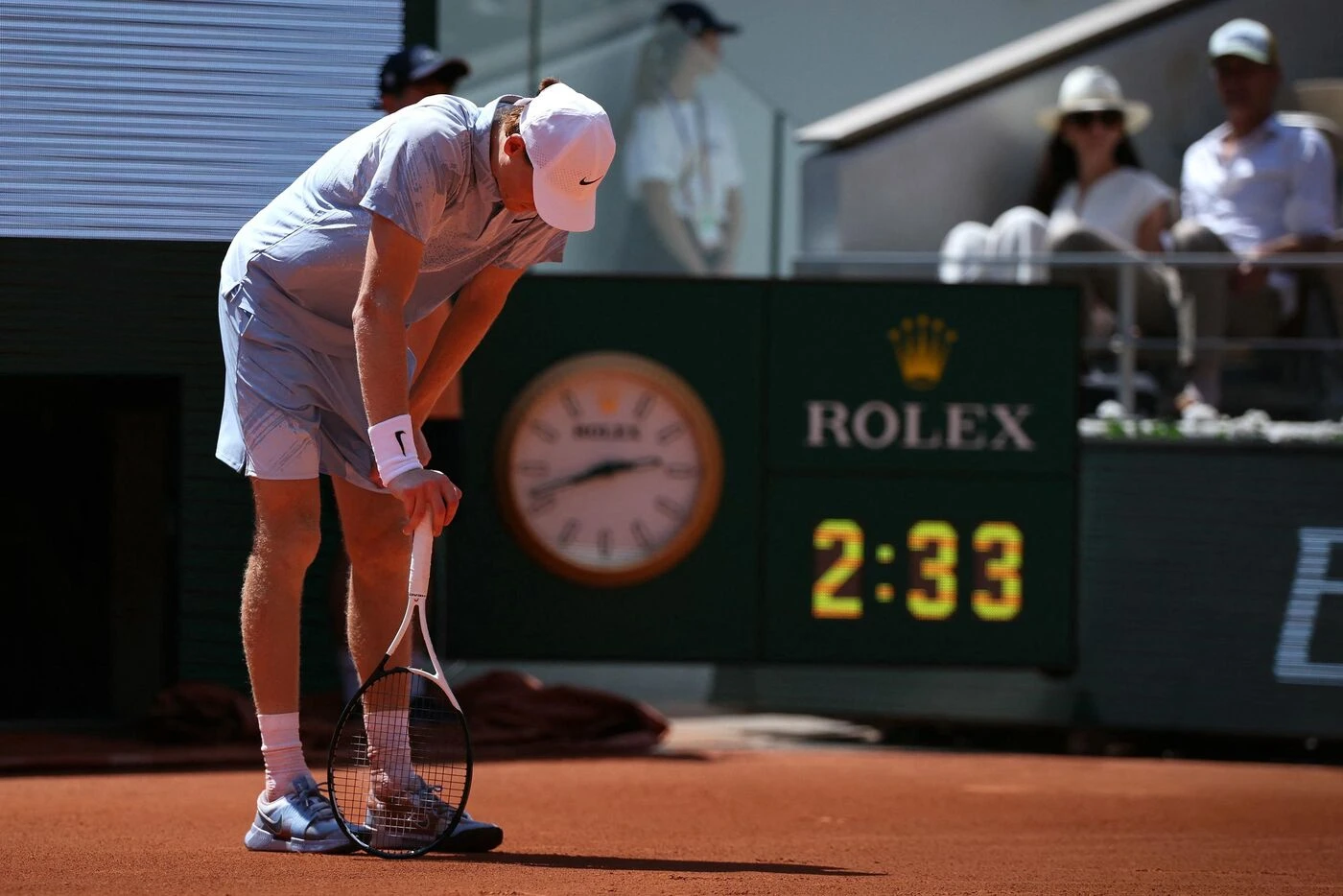 Roland-Garros : coup de tonnerre à la Porte d’Auteuil, le n°1 mondial et grand favori Jannik Sinner éliminé dès le 2e tour