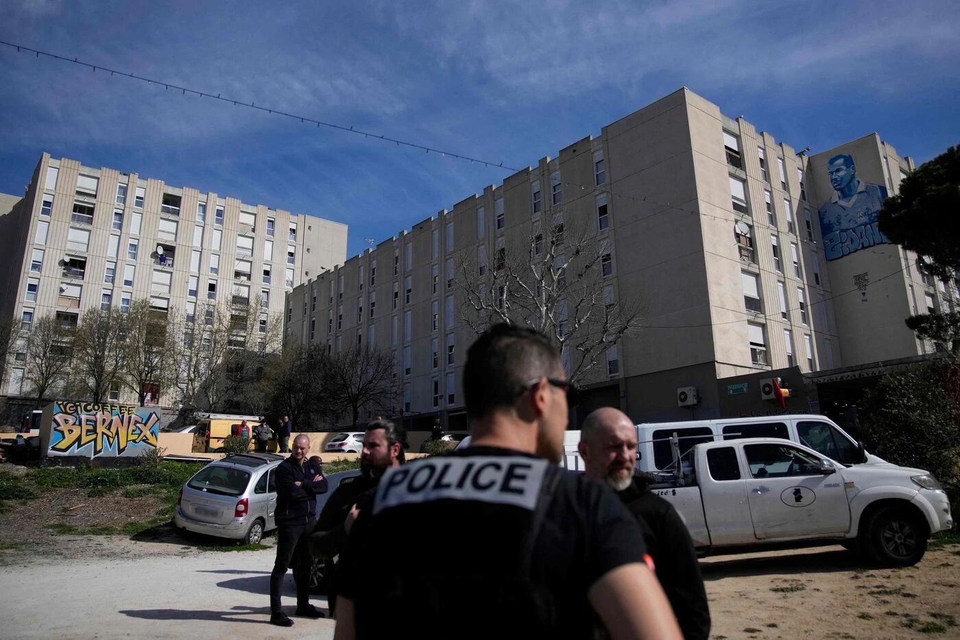 Marseille : un jeune homme, criblé de balles à la Castellane, transporté en urgence à l’hôpital
