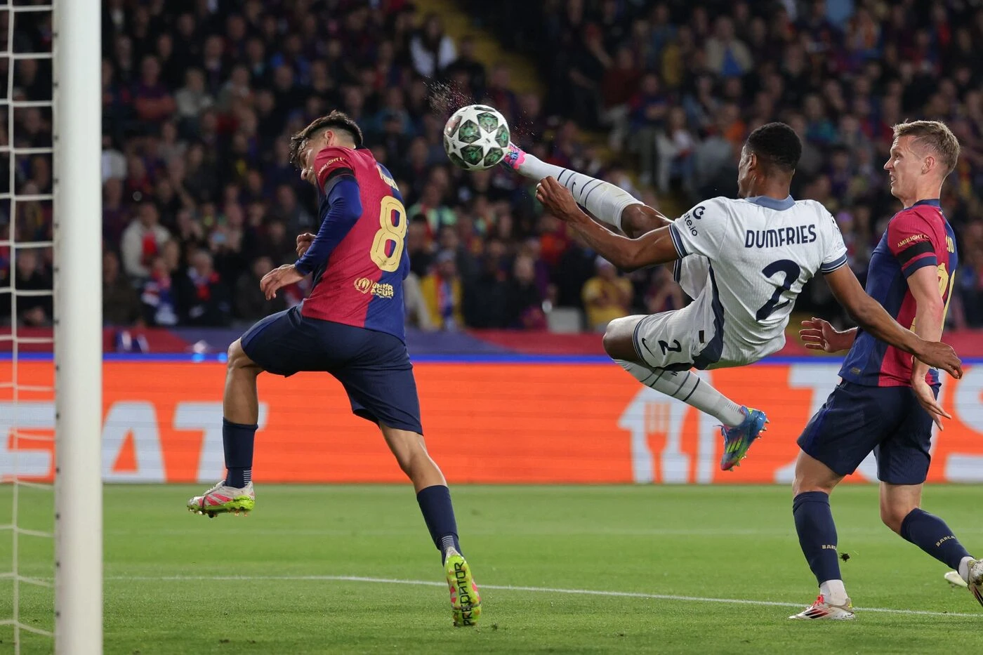 Barcelone-Inter Milan : avec un but et une passe décisive, Denzel Dumfries rejoint Wesley Sneijder