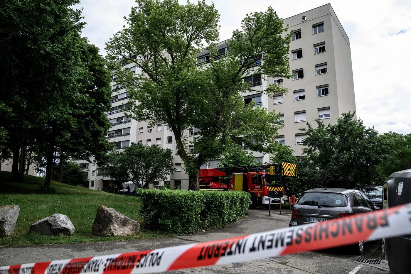 Incendie criminel près de Lyon : trois jeunes âgés de 16 à 18 ans mis en examen