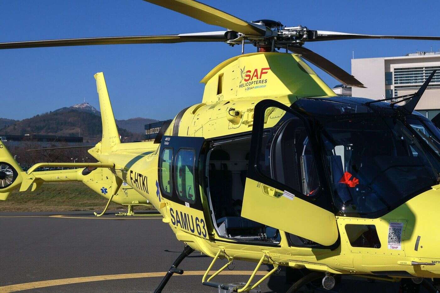 Un nouvel hélicoptère au CHU de Clermont : c’est l’ambulance des airs de toute l’Auvergne