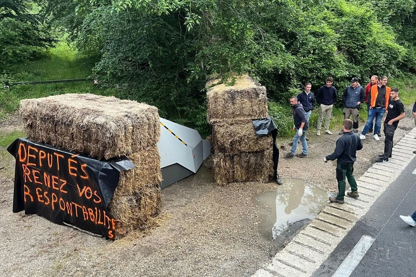 « On est de retour ! » : en Seine-et-Marne, sept radars routiers neutralisés par des agriculteurs en colère