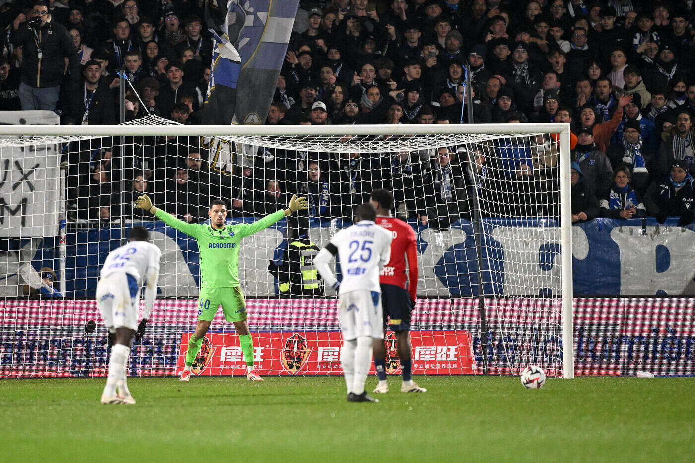 Auxerre-Lille (0-0) : frustré et déçu, l’entraîneur lillois Bruno Genesio lance un avertissement à ses joueurs