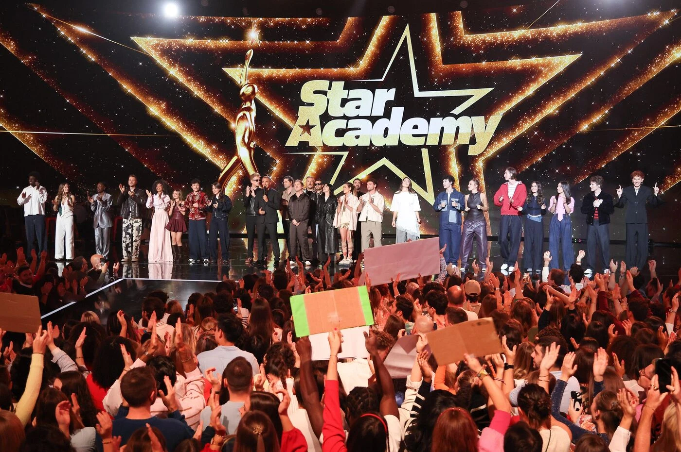 Hymne de « Star Academy » : pourquoi le tube d’ABBA « Voulez-vous » a-t-il été entièrement traduit en français ?