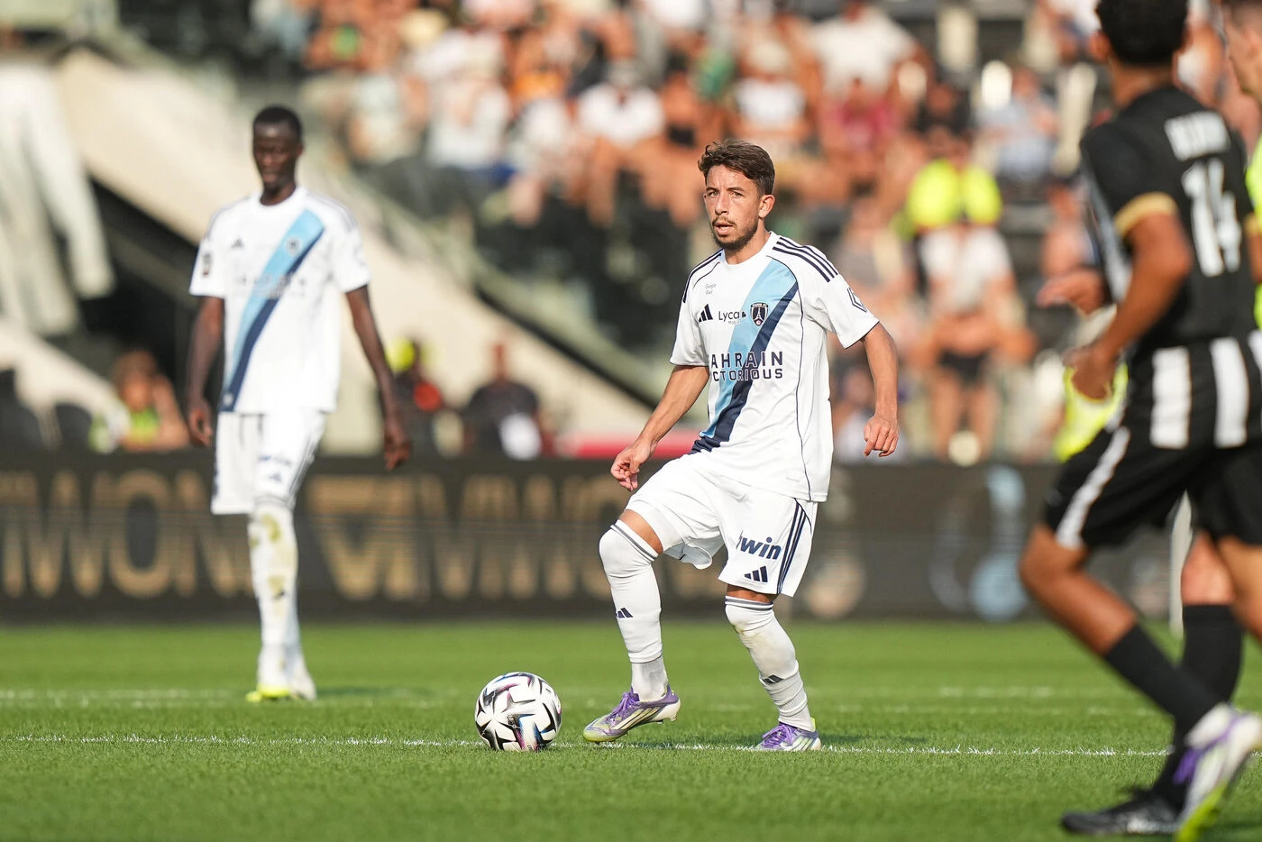 Angers - Paris FC (1-0) : retour amer en Ligue1 pour les Parisiens, battus par des Angevins plus réalistes