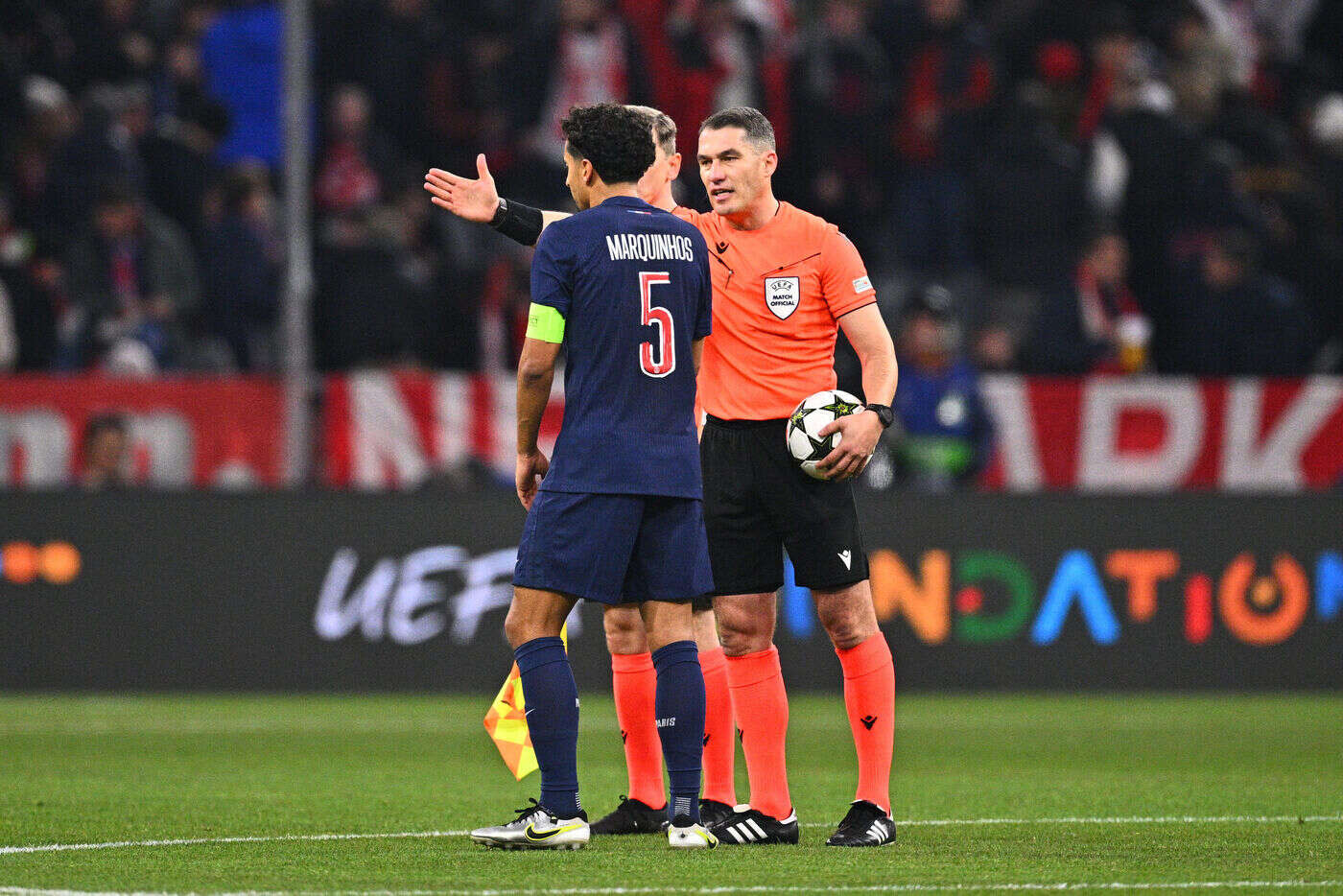 « Il ne nous a pas facilité la tâche » : pourquoi Marquinhos en veut à l’arbitre après la défaite du PSG à Munich