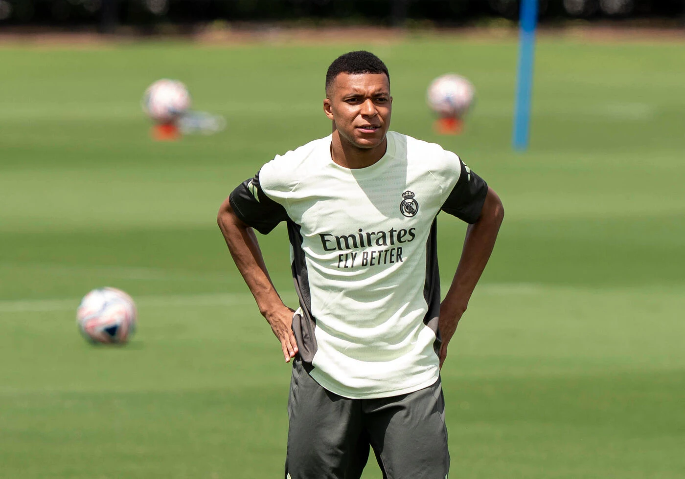 « Marque des buts et vends des maillots » : Booba tacle Kylian Mbappé sur les réseaux sociaux