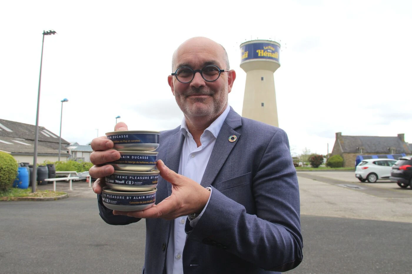 Les pâtés Hénaff repartent dans l’espace avec du homard breton et du colombo de porc signés Ducasse