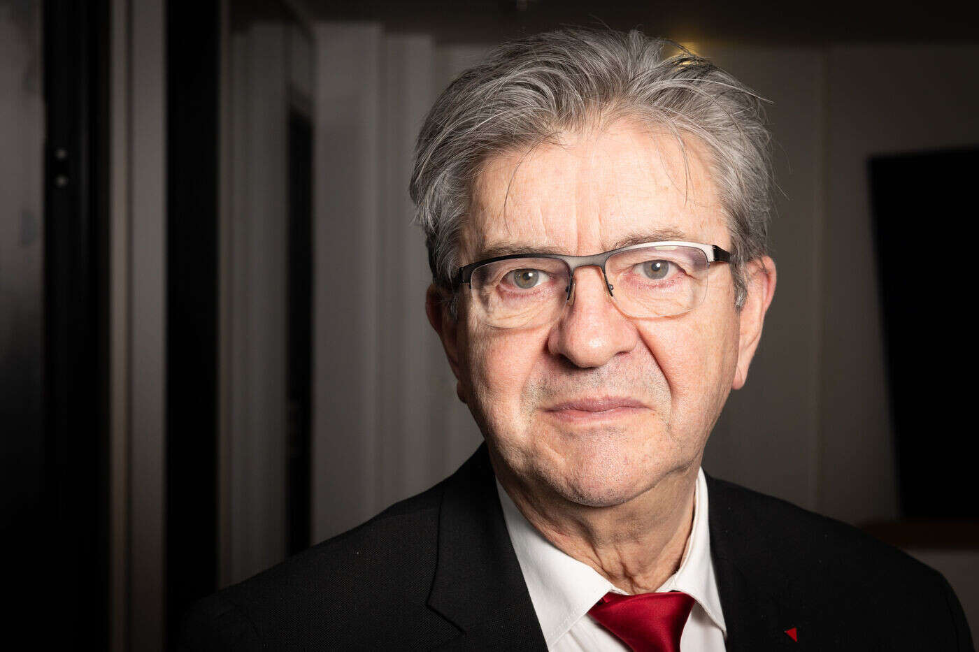 « Nous nous sentons trahis », affirme Jean-Luc Mélenchon après le refus du PS de voter la motion de censure