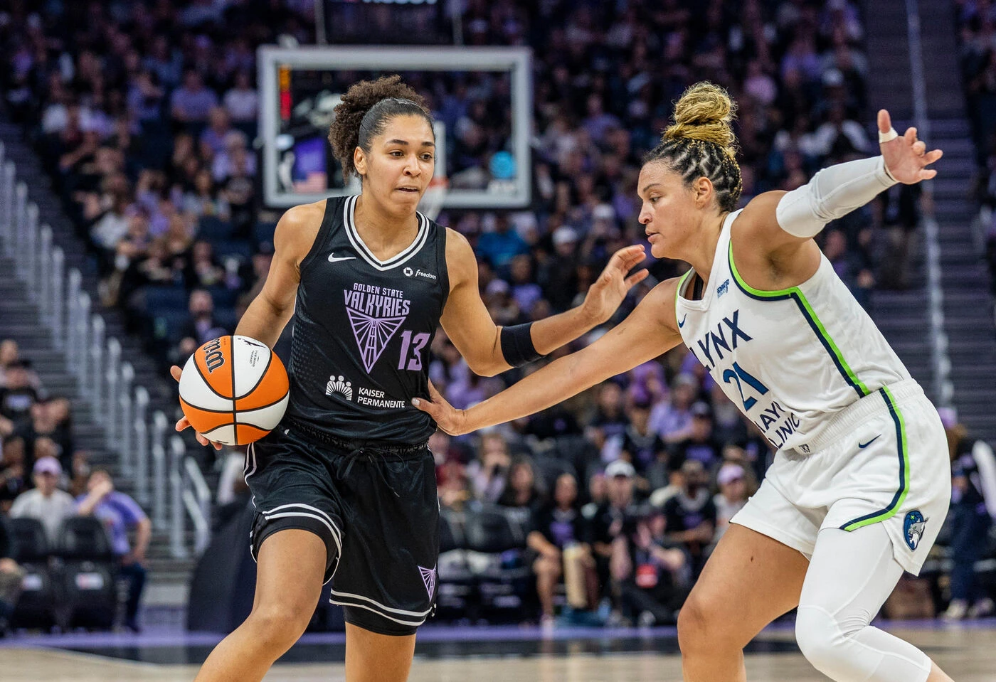 Basket : quand Roger Federer pousse les Françaises des Golden State Valkyries à changer de salle pour leurs playoffs