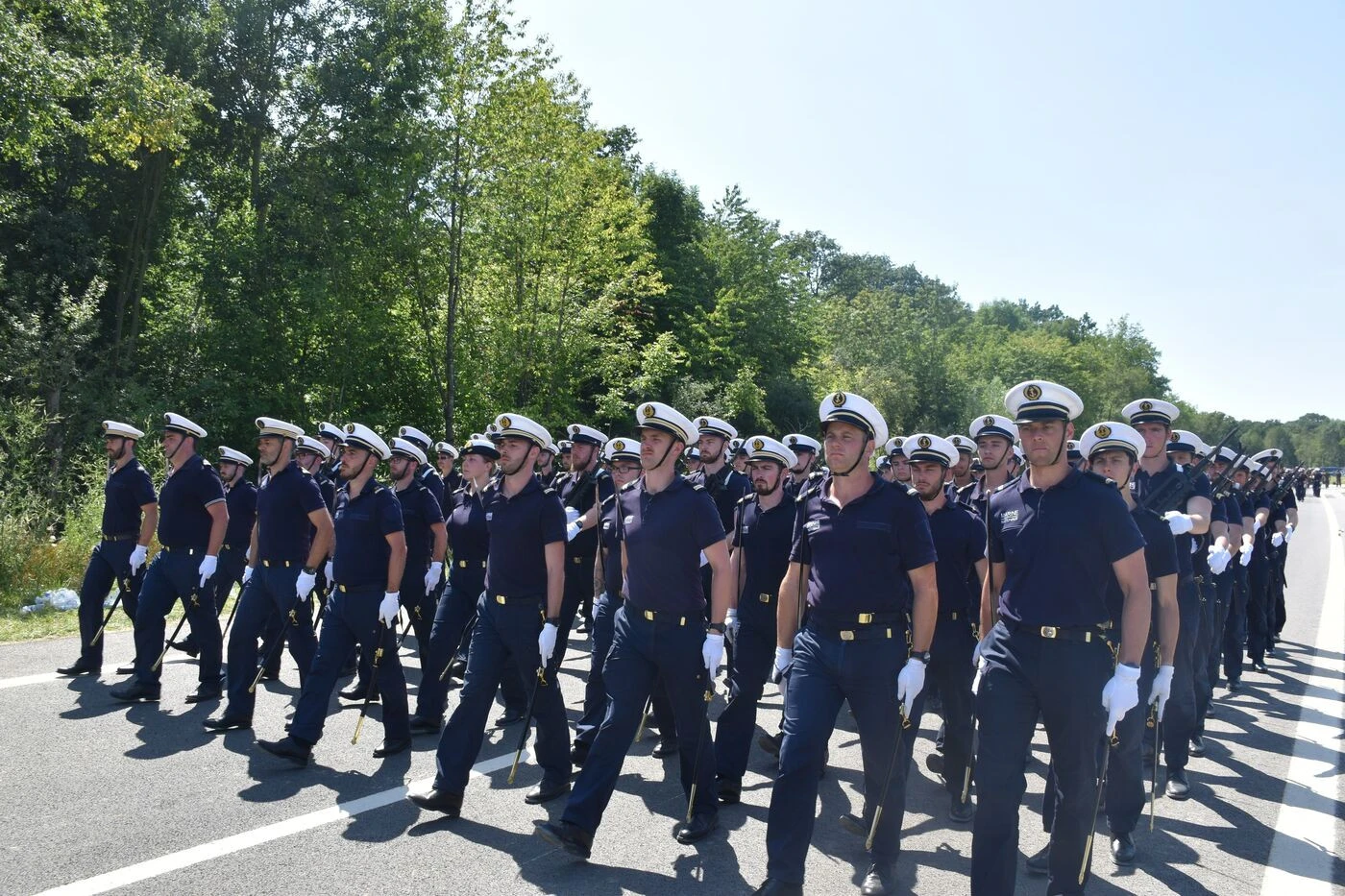 Pour la première fois, les atomiciens défilent en bloc pour le 14 juillet, la Marine nationale en recrute