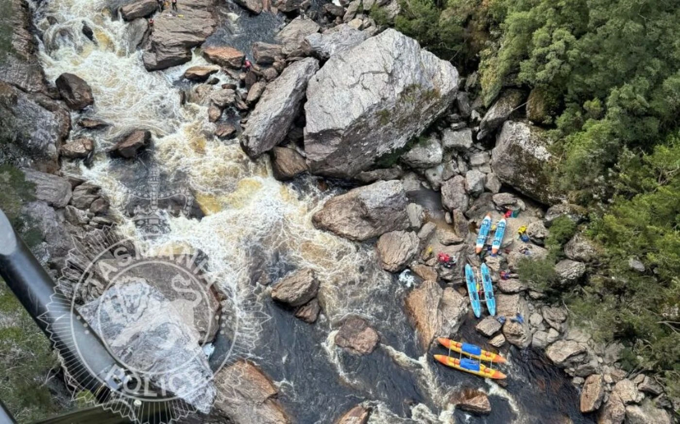 « Une question de vie ou de mort » : un homme amputé après être resté coincé 20 heures entre des rochers en Australie