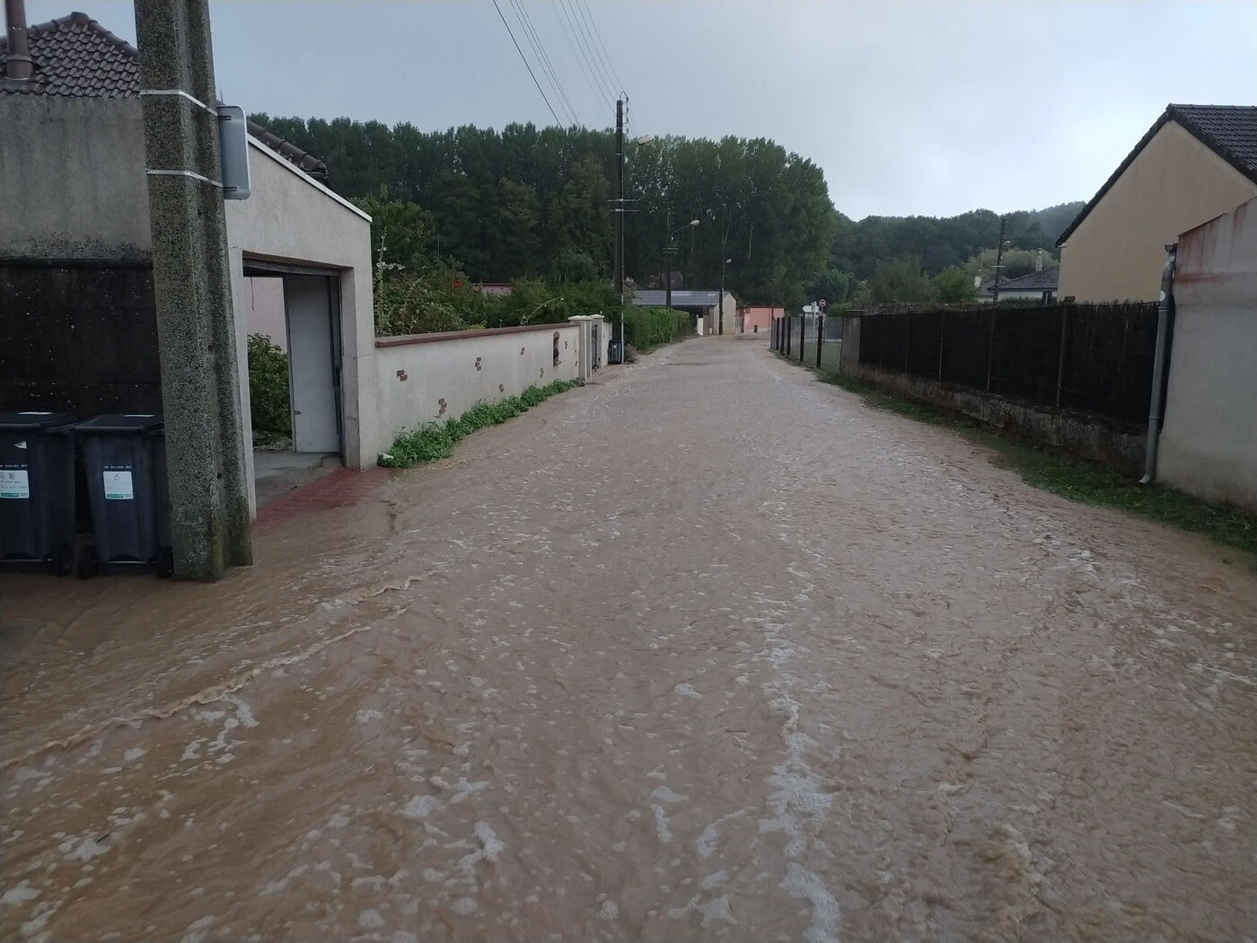 Eure-et-Loir : 100 mm de pluie à Chartres, une partie de l’autoroute 11 coupée après des inondations