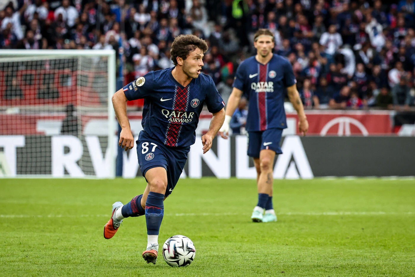 DIRECT. Lorient-PSG : suivez le match de Ligue 1 entre des Parisiens leaders et des Bretons dans la zone rouge