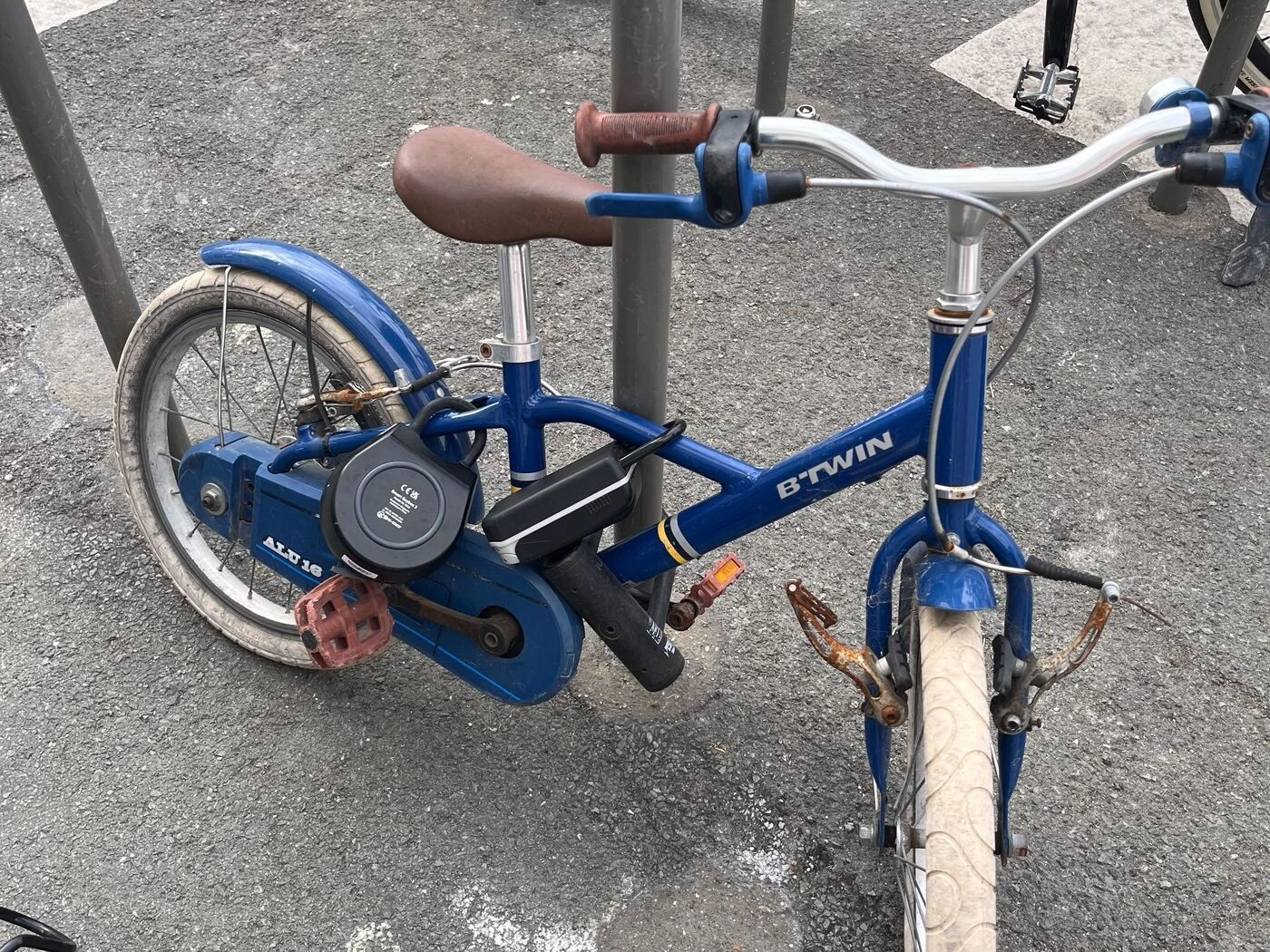 À La Rochelle, un propriétaire de meublés touristiques contourne l’interdiction des boîtes à clés avec... un « petit vélo »