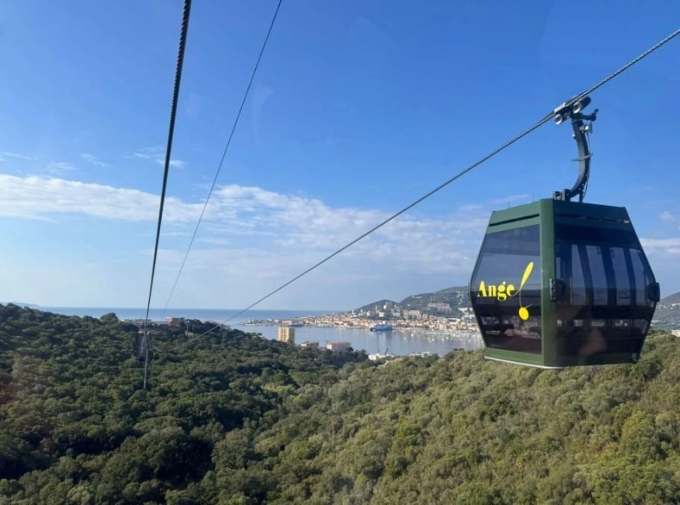 Très critiqué, le téléphérique d’Ajaccio a pris son envol