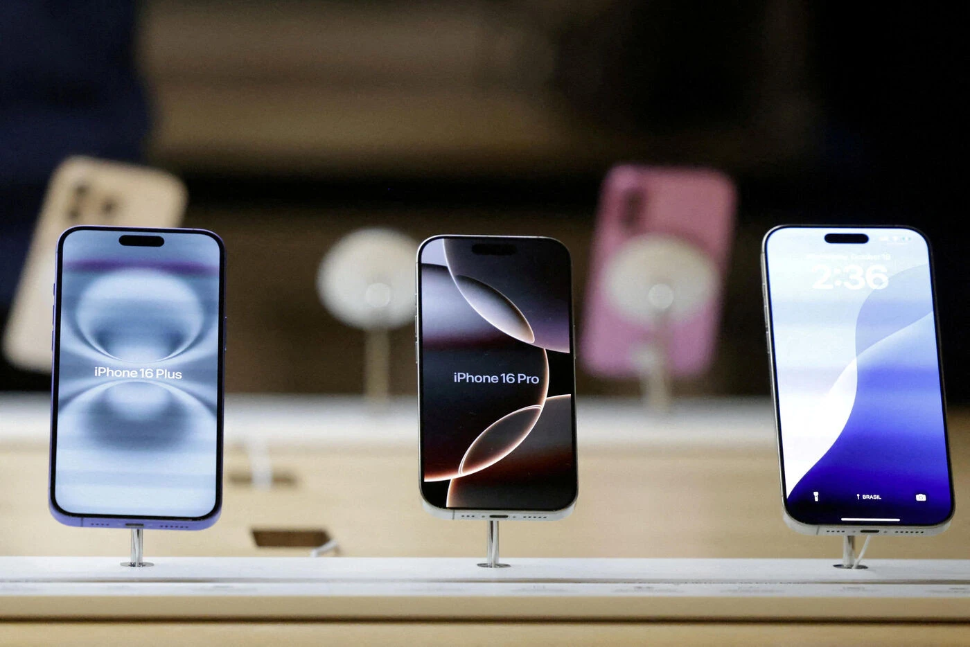 Donald Trump menace Apple de 25 % de droits de douane si les iPhone ne sont pas fabriqués aux États-Unis