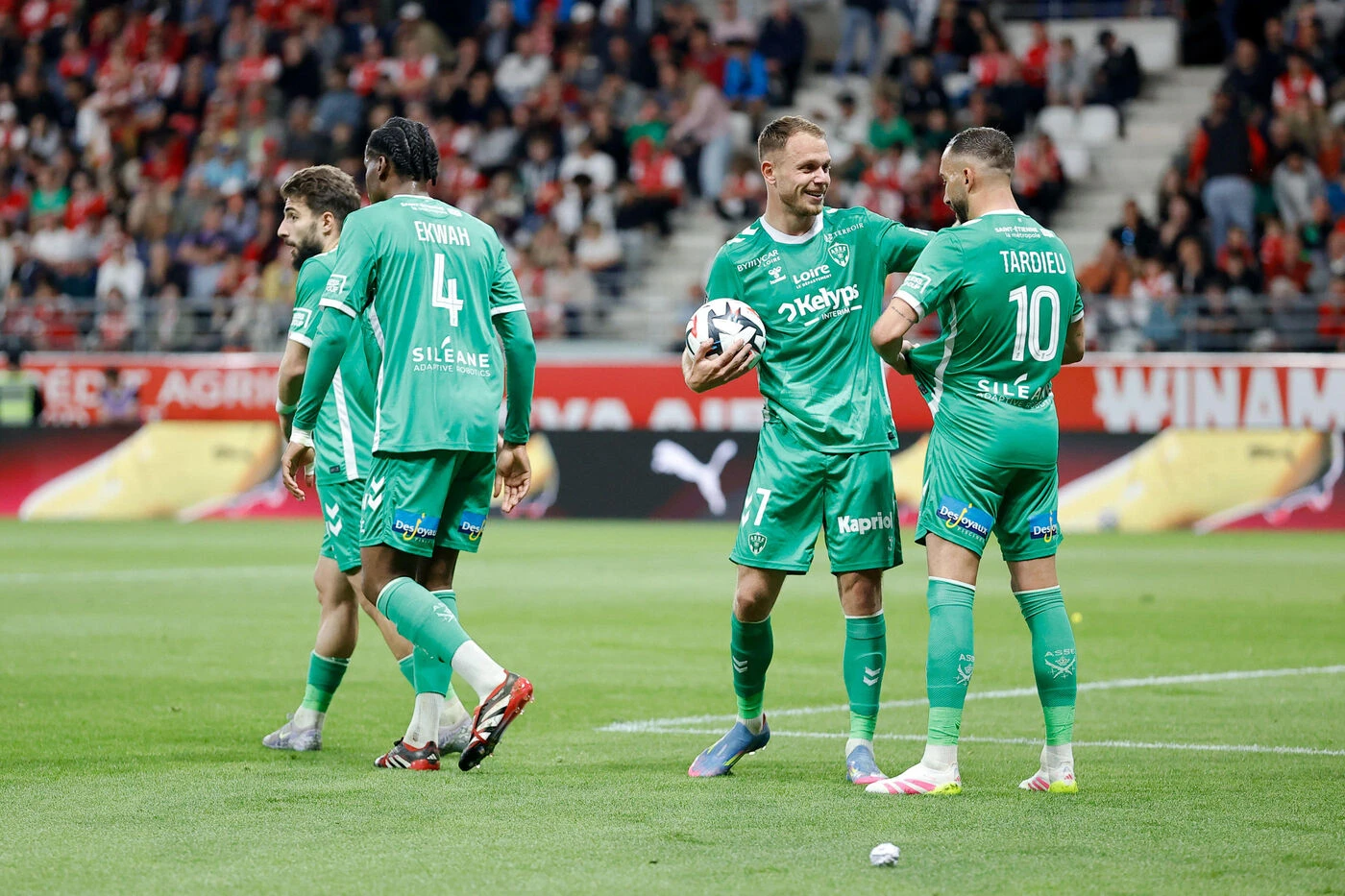 Lutte pour le maintien en Ligue 1 : Saint-Étienne toujours en vie, Le Havre en danger, Nantes respire