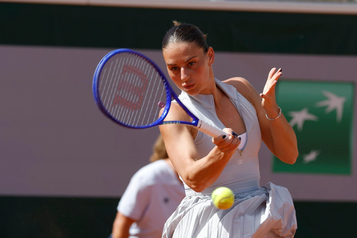 « Un missile est tombé à 100 mètres de chez mes parents ce matin » : Marta Kostyuk en larmes après sa victoire à Roland-Garros