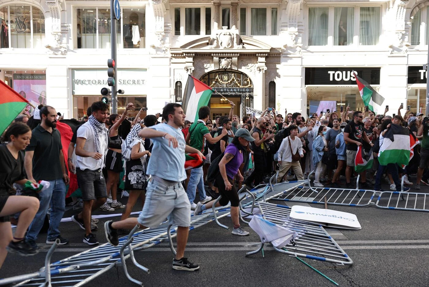 « Une honte pour l’Espagne » : après l’arrêt prématuré de la Vuelta, Israël charge le gouvernement de Pedro Sanchez
