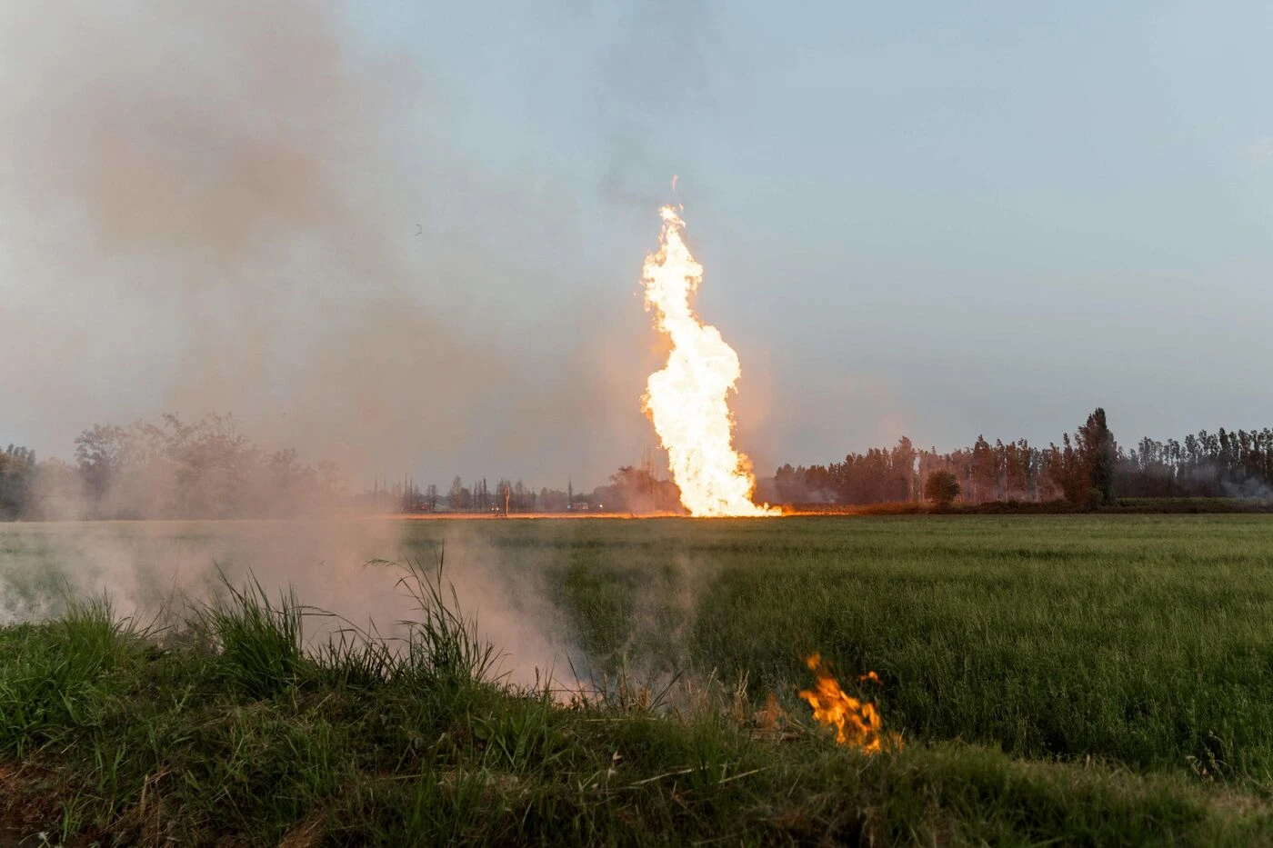 « On avait l’impression qu’une bombe était tombée sur la maison » : nuit d’angoisse après l’explosion d’un gazoduc en Camargue