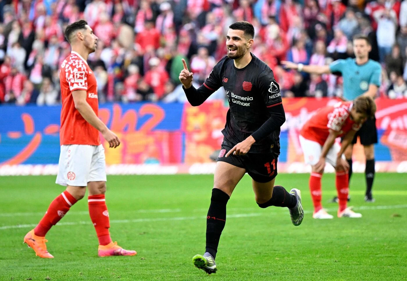 Mayence-Leverkusen (3-4) : le Bayer enchaîne un 3e succès avant de défier le PSG en Ligue des champions