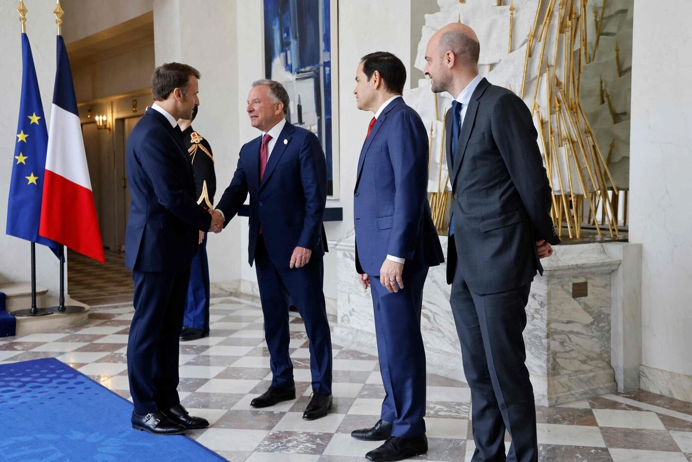 Discussions sur l’Ukraine : Emmanuel Macron évoque « une occasion importante d’avoir une convergence »