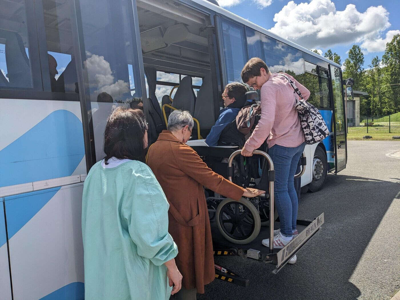 Désert médical : dans le Loiret, des patients de Pithiviers prennent rendez-vous à l’hôpital d’Orléans grâce au bus santé