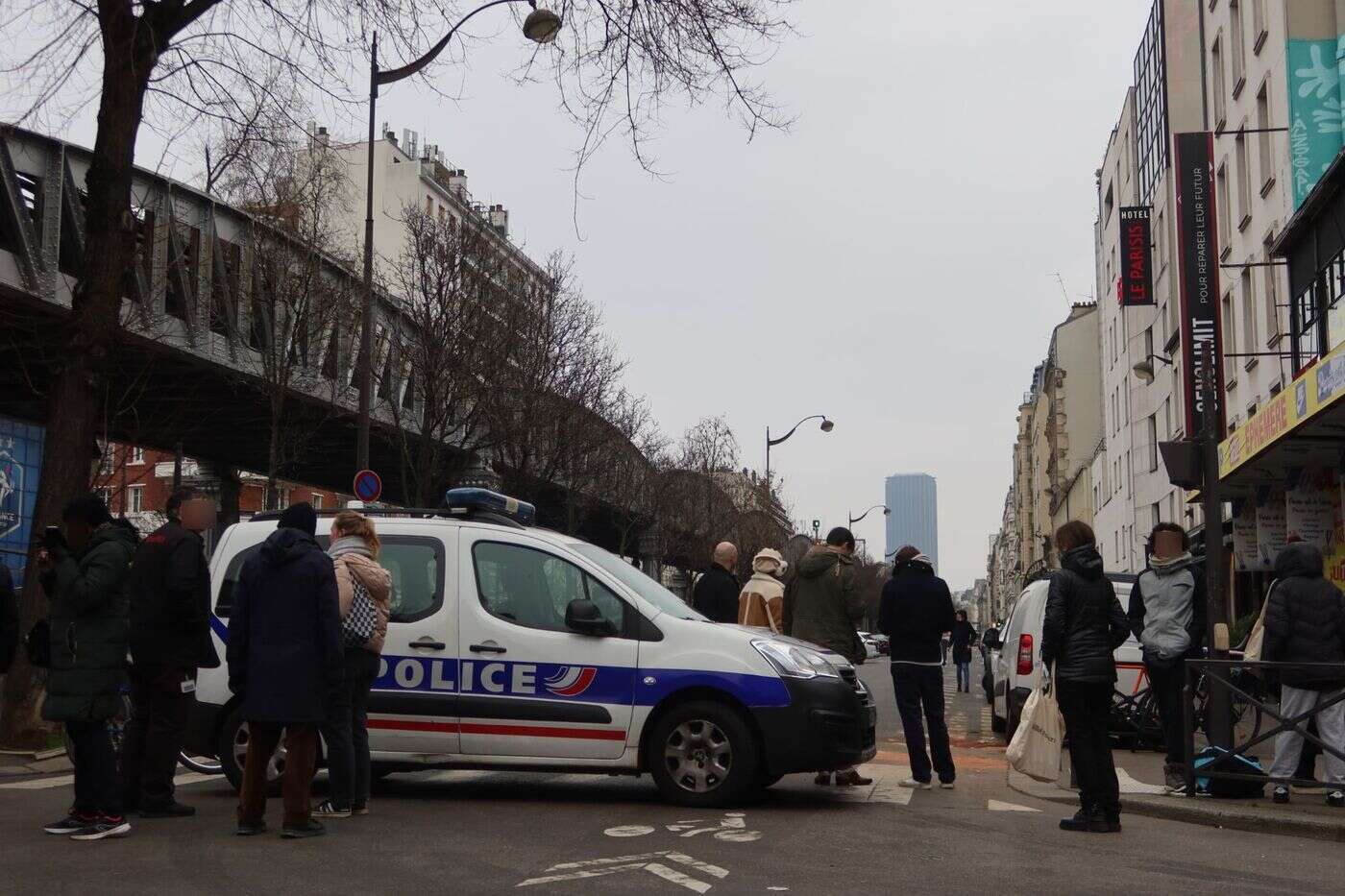 Paris : le quartier de La Motte-Picquet bouclé en raison d’une alerte à la bombe au McDonald’s