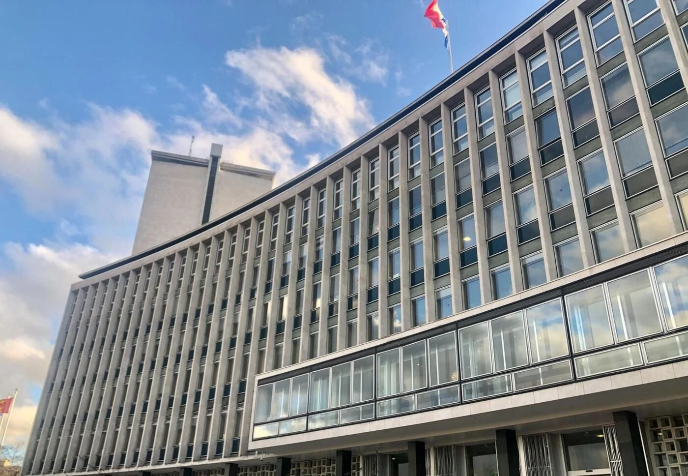 Rouen : les jeunes migrants qui campent devant la préfecture sont tous majeurs, selon le département