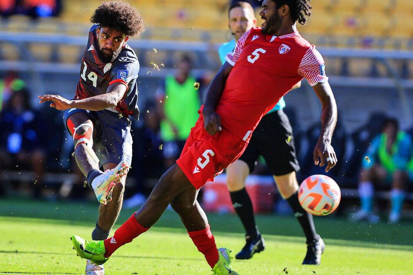 Mondial 2026 : la Nouvelle-Calédonie domine Tahiti et se rapproche d’une qualification historique