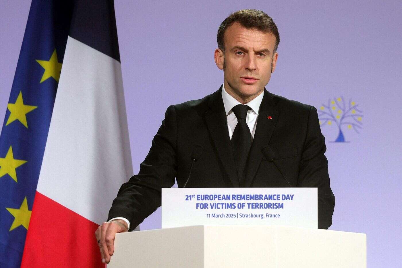 « Nous n’oublierons jamais » : Macron rend hommage aux victimes du terrorisme, mais estime que « la menace rôde toujours »