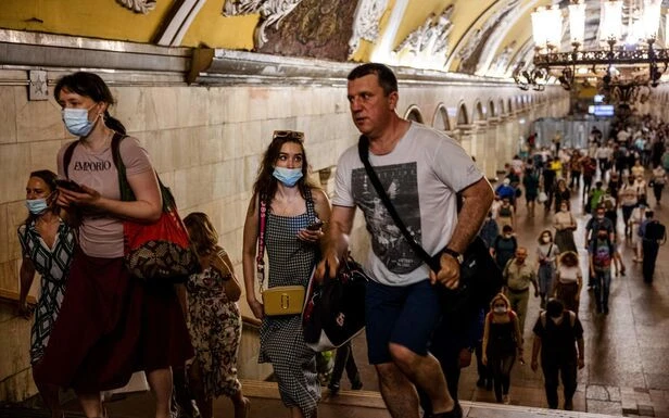 Covid-19 : à Moscou, les clients devront se munir d’un pass sanitaire pour aller au restaurant