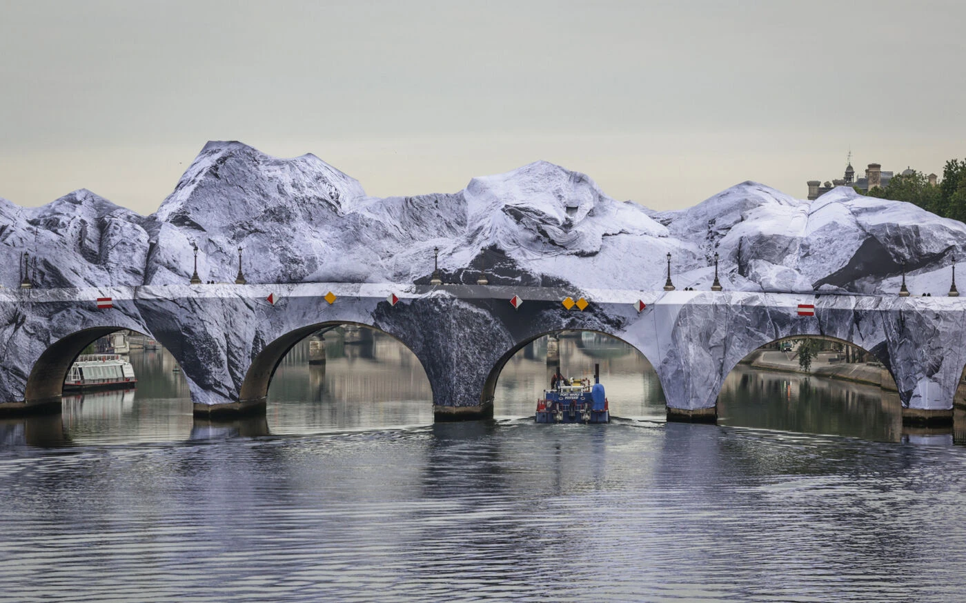 Renoir, Christo, JR… Pourquoi le Pont-Neuf aimante les artistesÉcouter