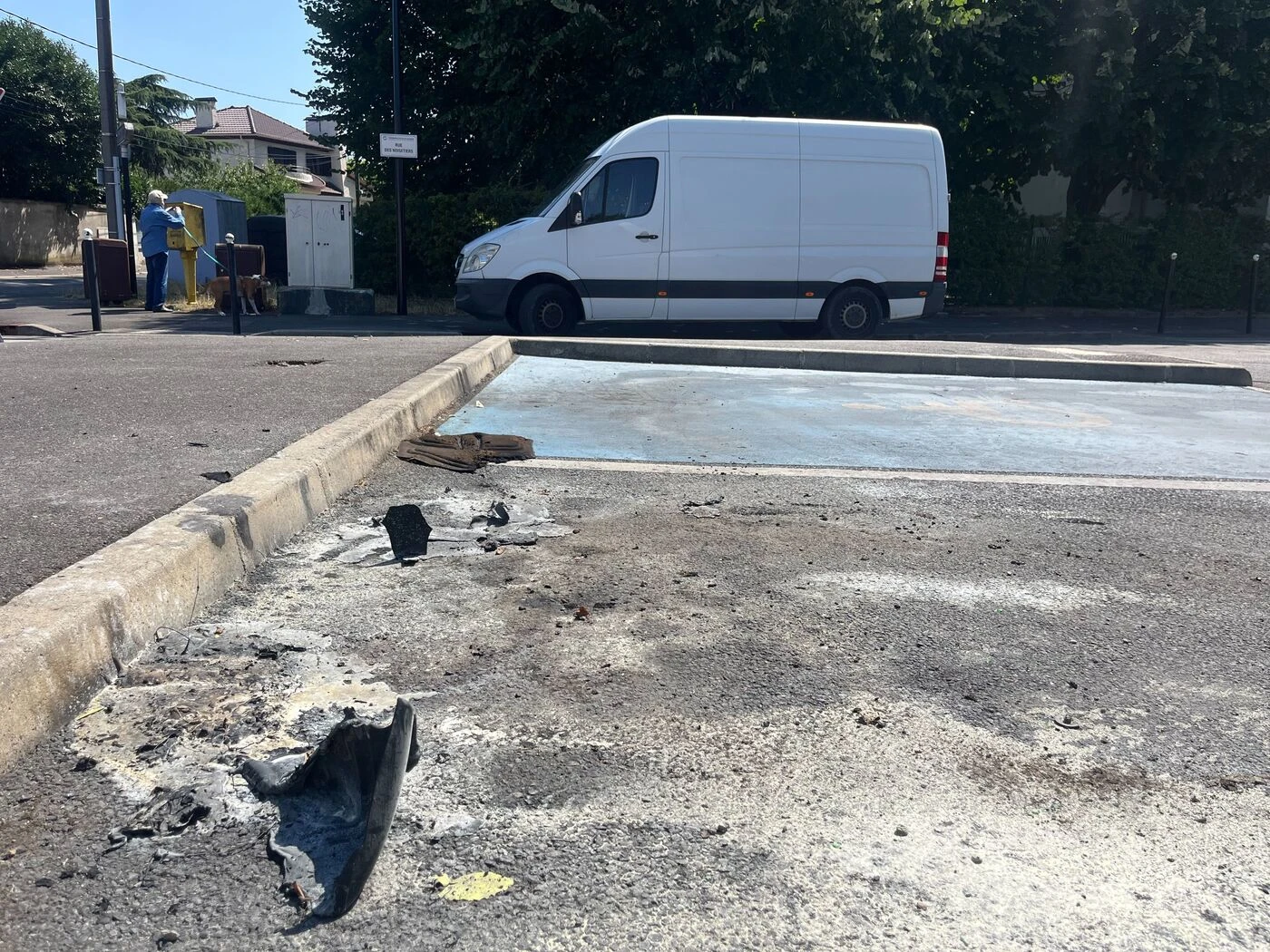 Les voitures personnelles d’un chef de la police municipale de Limeil-Brévannes incendiées à Champigny-sur-Marne