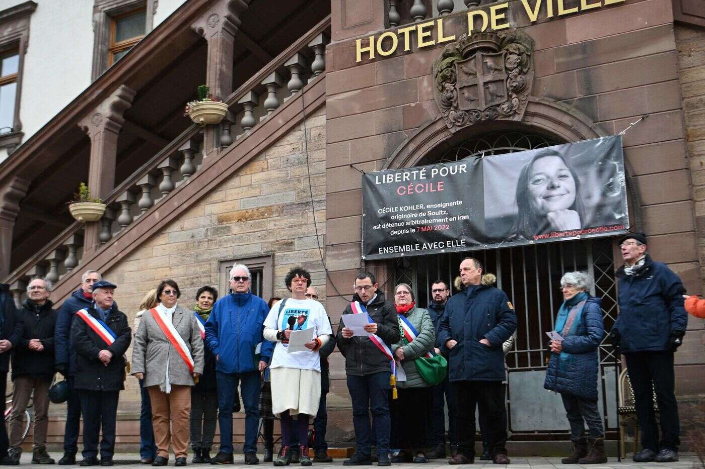 « Libérez nos enfants » : au 1000e jour de la détention de Cécile Kohler en Iran, sa famille interpelle Macron