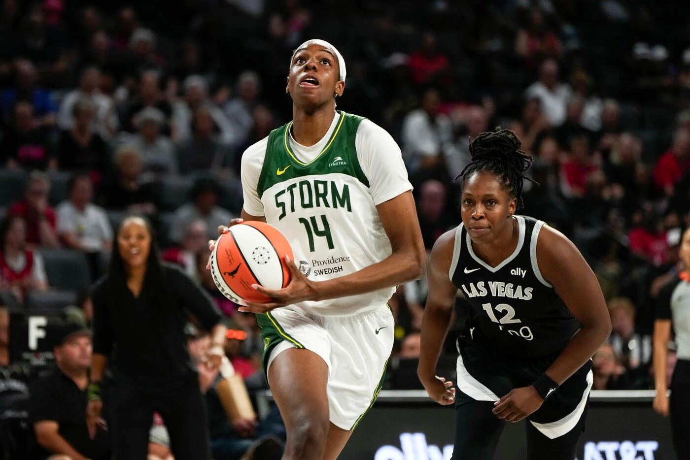 « J’essaie de faire les choses simples » : Dominique Malonga cartonne en WNBA et bat son record de points