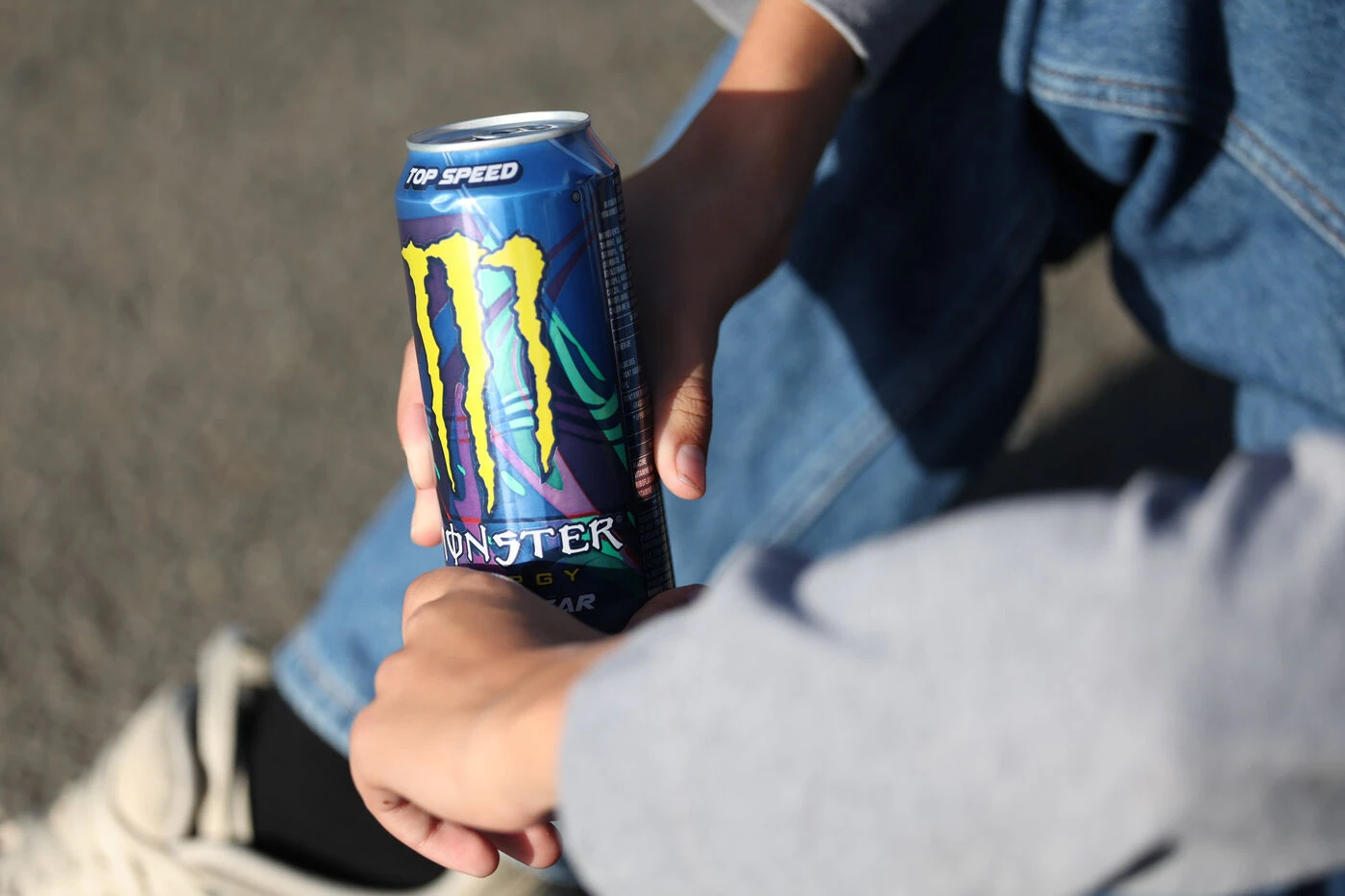 « Des cas d’arrêt cardiaque avec trois canettes ! » : l’alerte d’un addictologue sur les boissons énergisantes