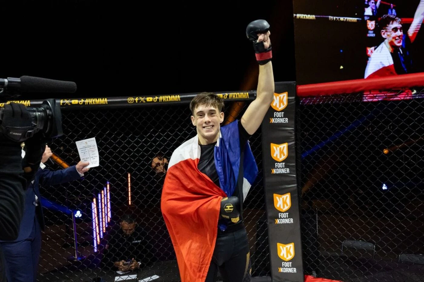 « Toutes les cellules de mon corps sont en éveil » : l’influenceur Paul Dena prêt à disputer son 2e combat pro de MMA