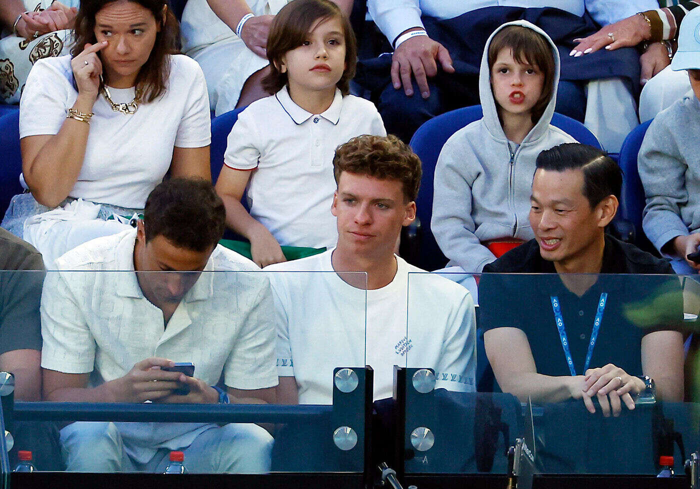 Open d’Australie : week-end tennis pour Léon Marchand, présent dans les tribunes pour la finale Sinner-Zverev