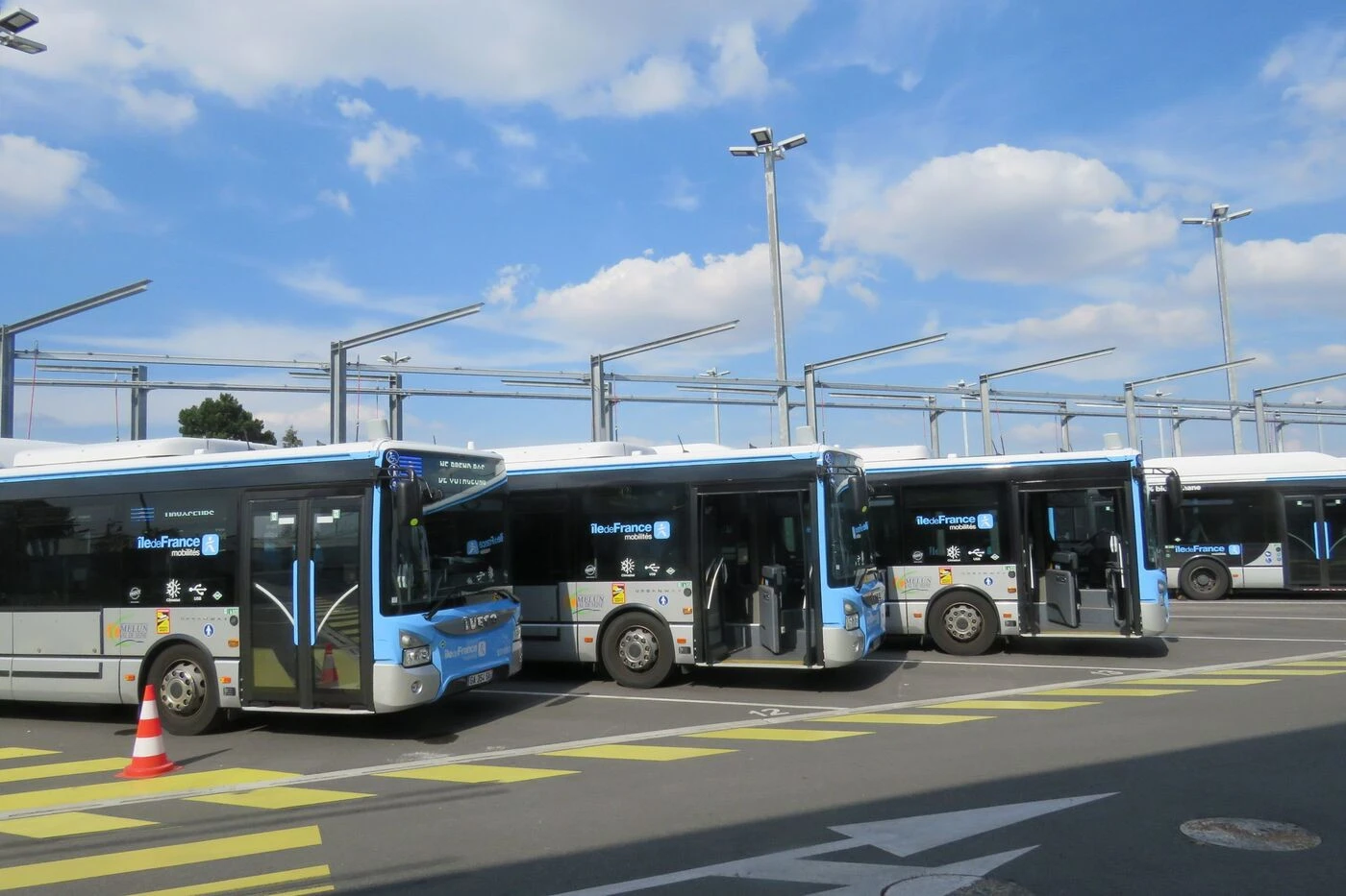 Seine-et-Marne : razzia sur les pots catalytiques au dépôt de bus de Vaux-le-Pénil