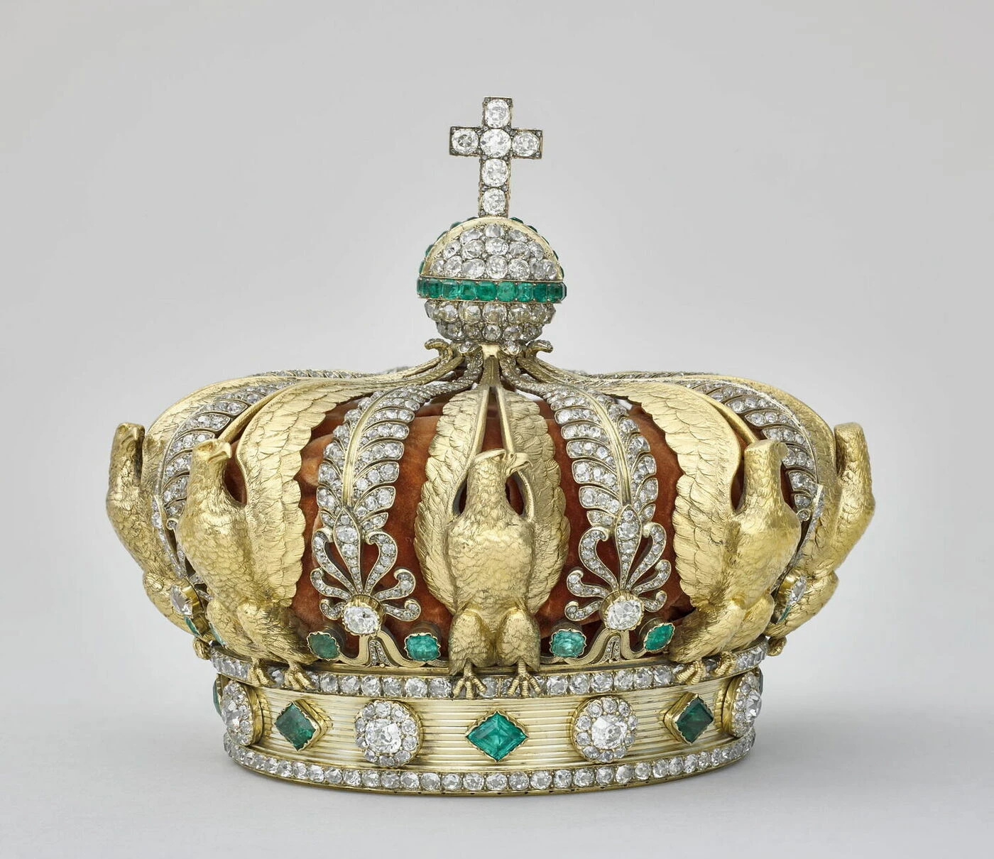 Cambriolage au Louvre : diadème, collier en émeraude… voici le détail des huit bijoux volés